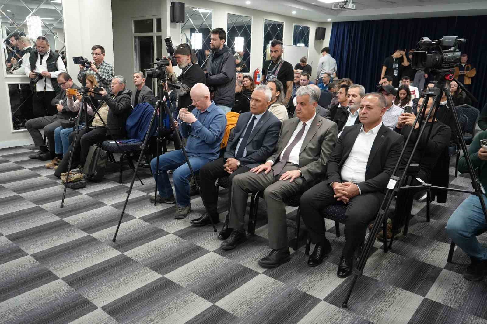 kar spor ida ultranin basin toplantisi yapildi 3