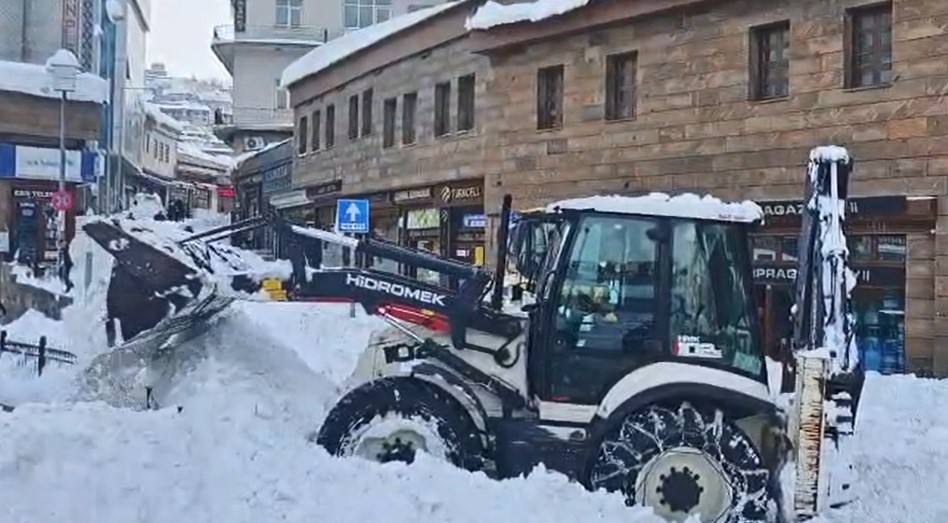 kar temizligi sirasinda facianin esiginden donuldu 2 vgnfXZ5S