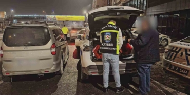 kar-uzerinde-drift-yapanlar-polisten-kacamadi-2zUaUTlq.jpg
