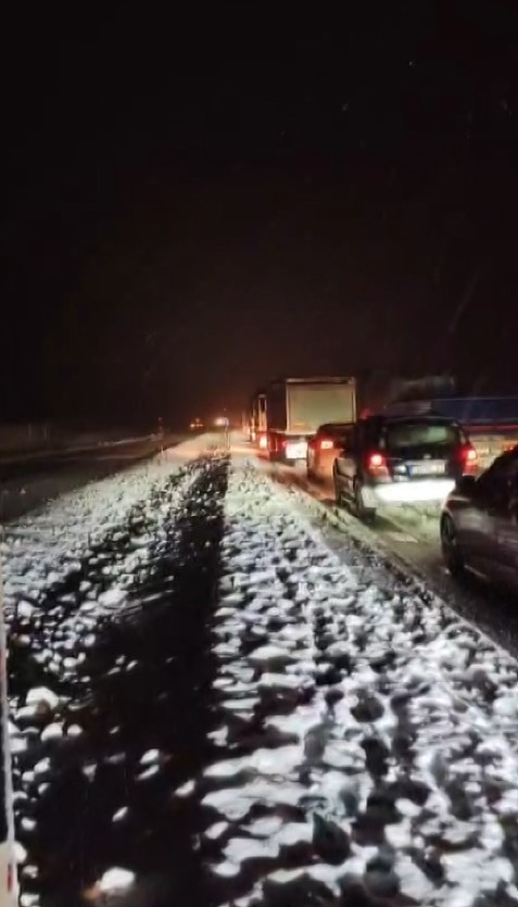 kar ve tipi etkisini artirdi kara yollari trafige kapatildi 2 H7K5yGRZ