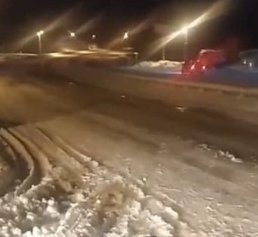 kar-ve-tipi-nedeniyle-kapanan-kayseri-malatya-karayolu-trafige-acildi-2vEEATrw.jpg