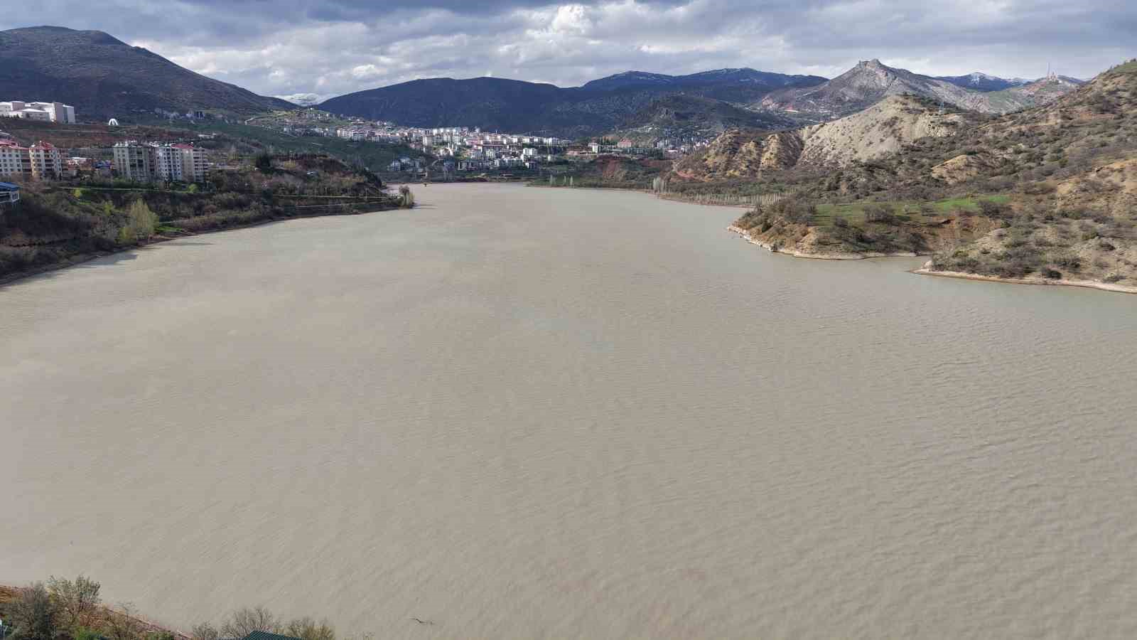 kar ve yagmurlarla uzuncayir baraj golunun debisi yukseldi 1 9vyGWkZk