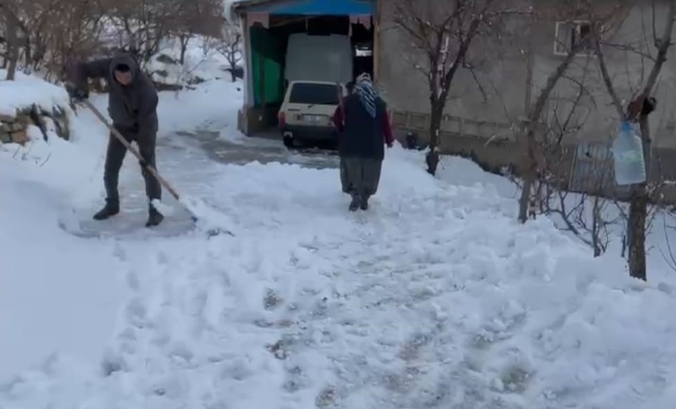 kar yagisi adanada koyluyu sevindirdi 4 stpWec8Y