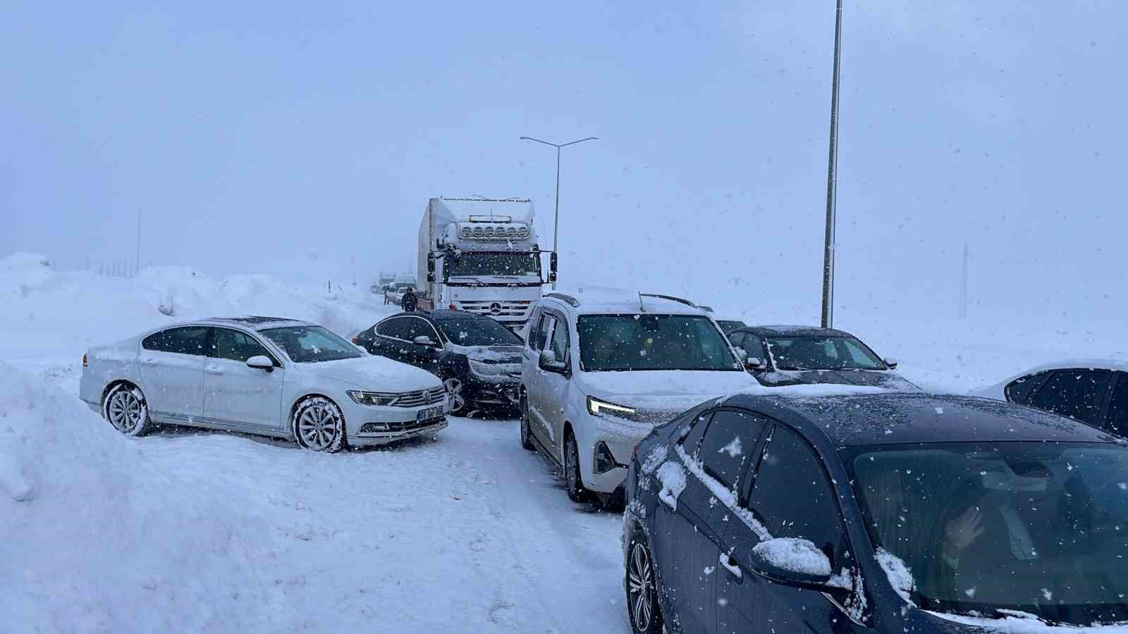 kar yagisi kazalari beraberinde getirdi 0 uRpvCQc6