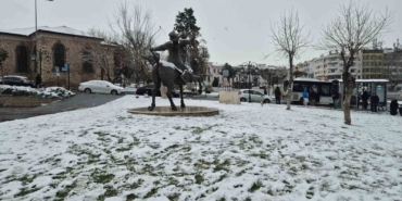 kar-yagisina-en-cok-buyuksehir-belediye-baskani-sevindi-USjmfR7p.jpg