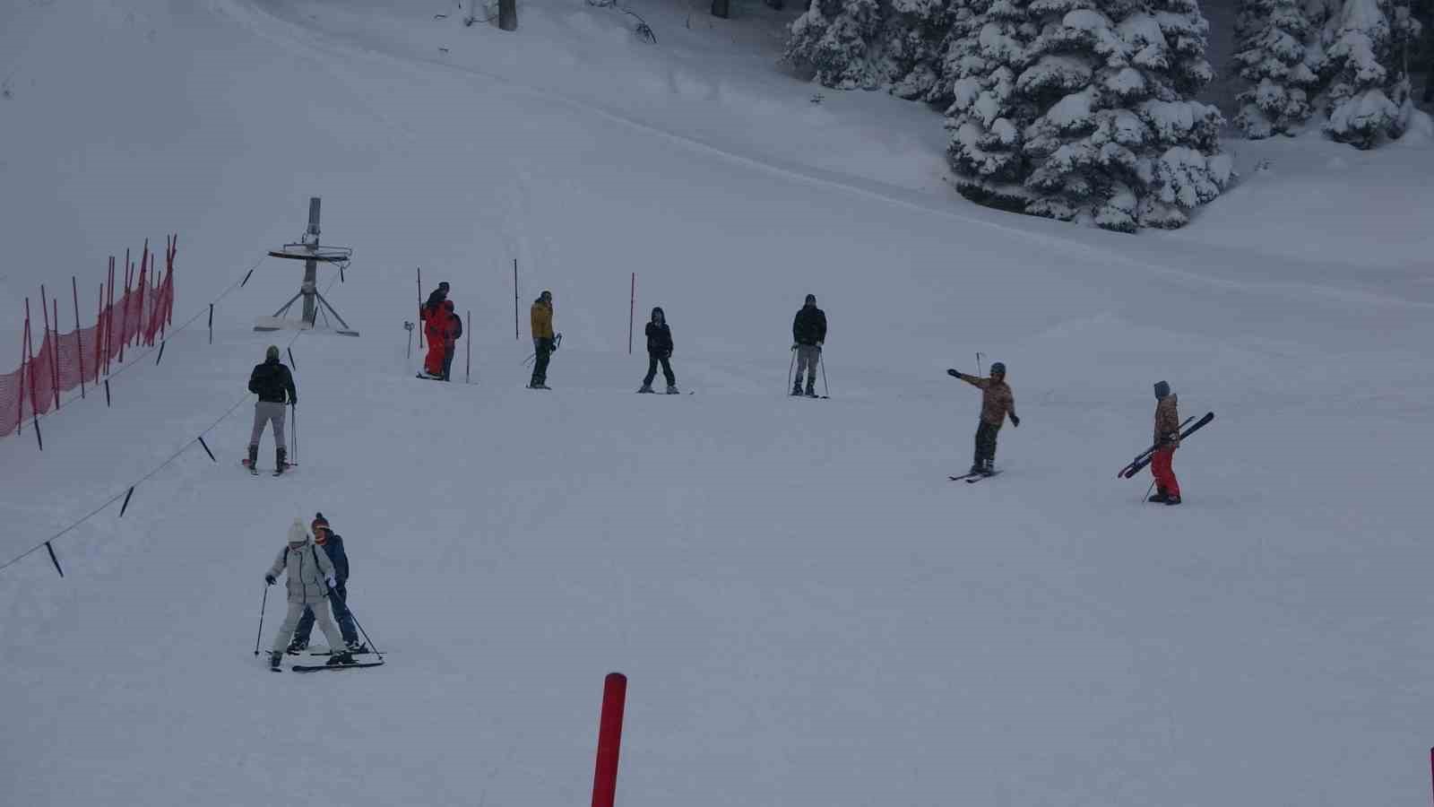 kar yagisini firsat bilen kayakcilar ilgaz yurduntepe kayak merkezine akin etti 2 3PtFvQYt