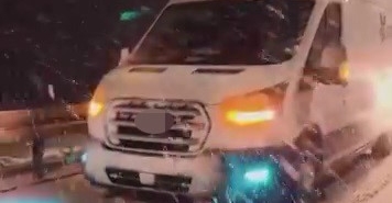 kar-yagisinin-etkili-oldugu-yagdonduran-gecidinde-suruculer-guclukle-ilerledi-BZ6pF33D.jpg