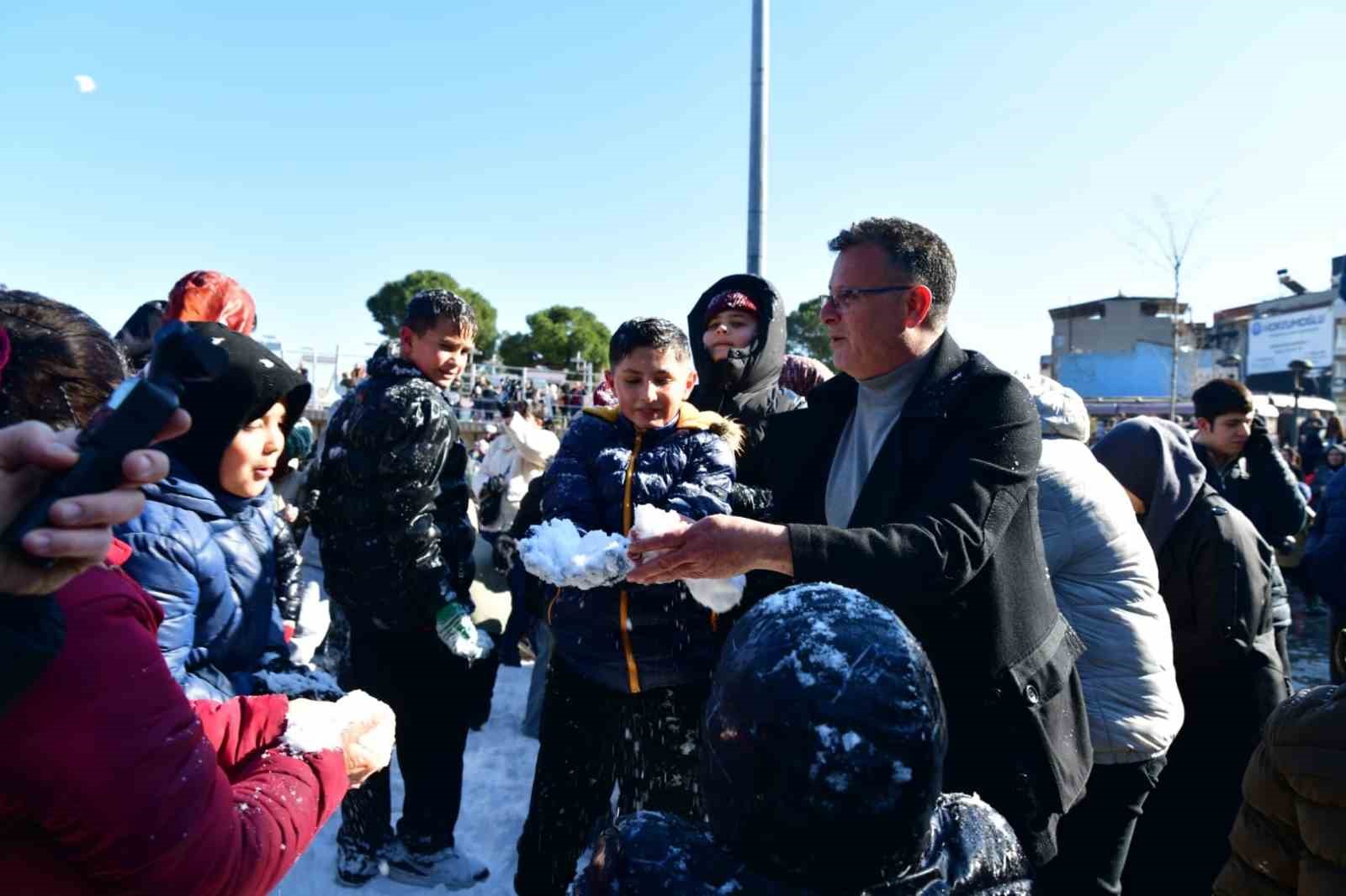 kar yagmayan ilcede cocuklara kar surprizi 1 IsLhXhDs