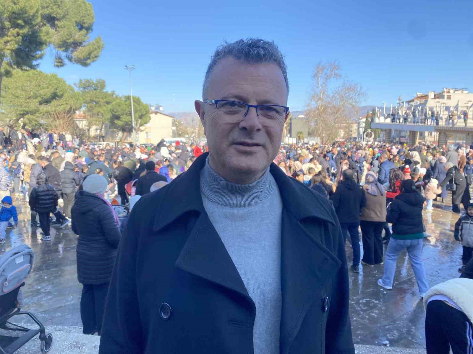 kar yagmayan ilcede cocuklara kar surprizi 4 4GFDFtiV