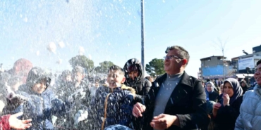 kar-yagmayan-ilcede-cocuklara-kar-surprizi-dgYtjdFx.jpg