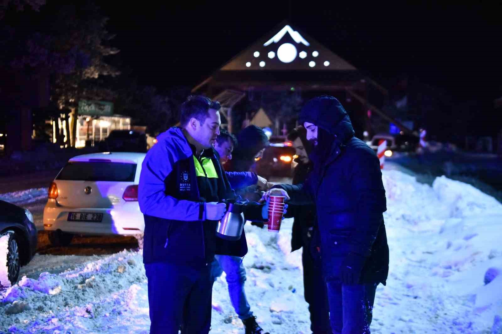kar yuzunden kapanan 145 mahallenin yolu buyuksehir ekipleri tarafindan acildi 4 8E5RGJZ7