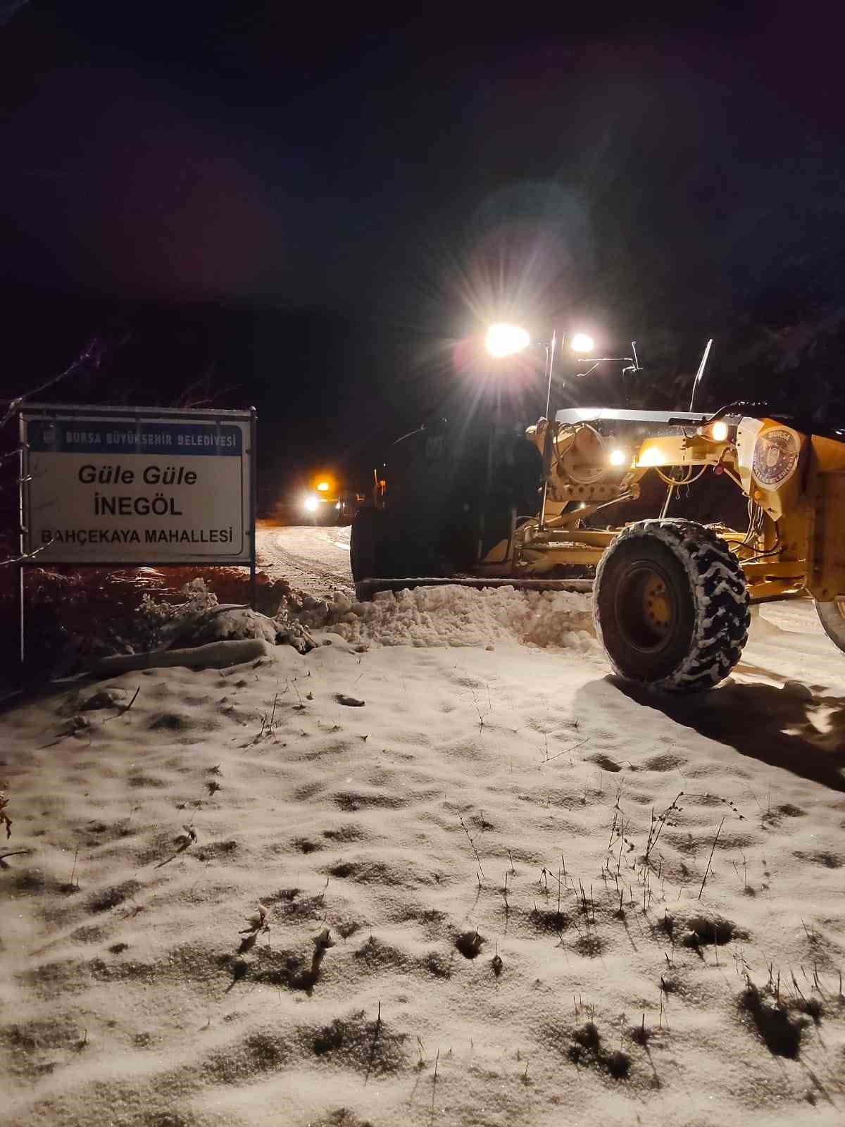 kar yuzunden kapanan 145 mahallenin yolu buyuksehir ekipleri tarafindan acildi 5 akRmTUzW