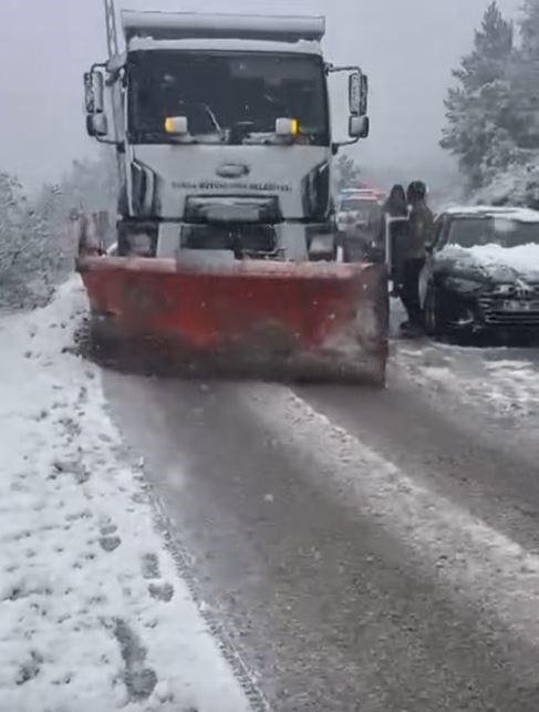 kar yuzunden kapanan 145 mahallenin yolu buyuksehir ekipleri tarafindan acildi 6 BA6ewgRr
