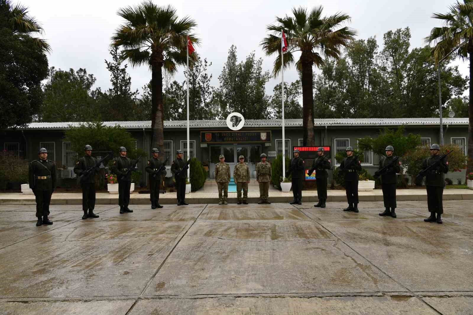 Kara Kuvvetleri Komutanı Orgeneral Tokel, KKTC Mehmetçiklerle iftarda bir araya geldi 6 kara kuvvetleri komutani orgeneral tokel kktc mehmetciklerle iftarda bir araya geldi 2