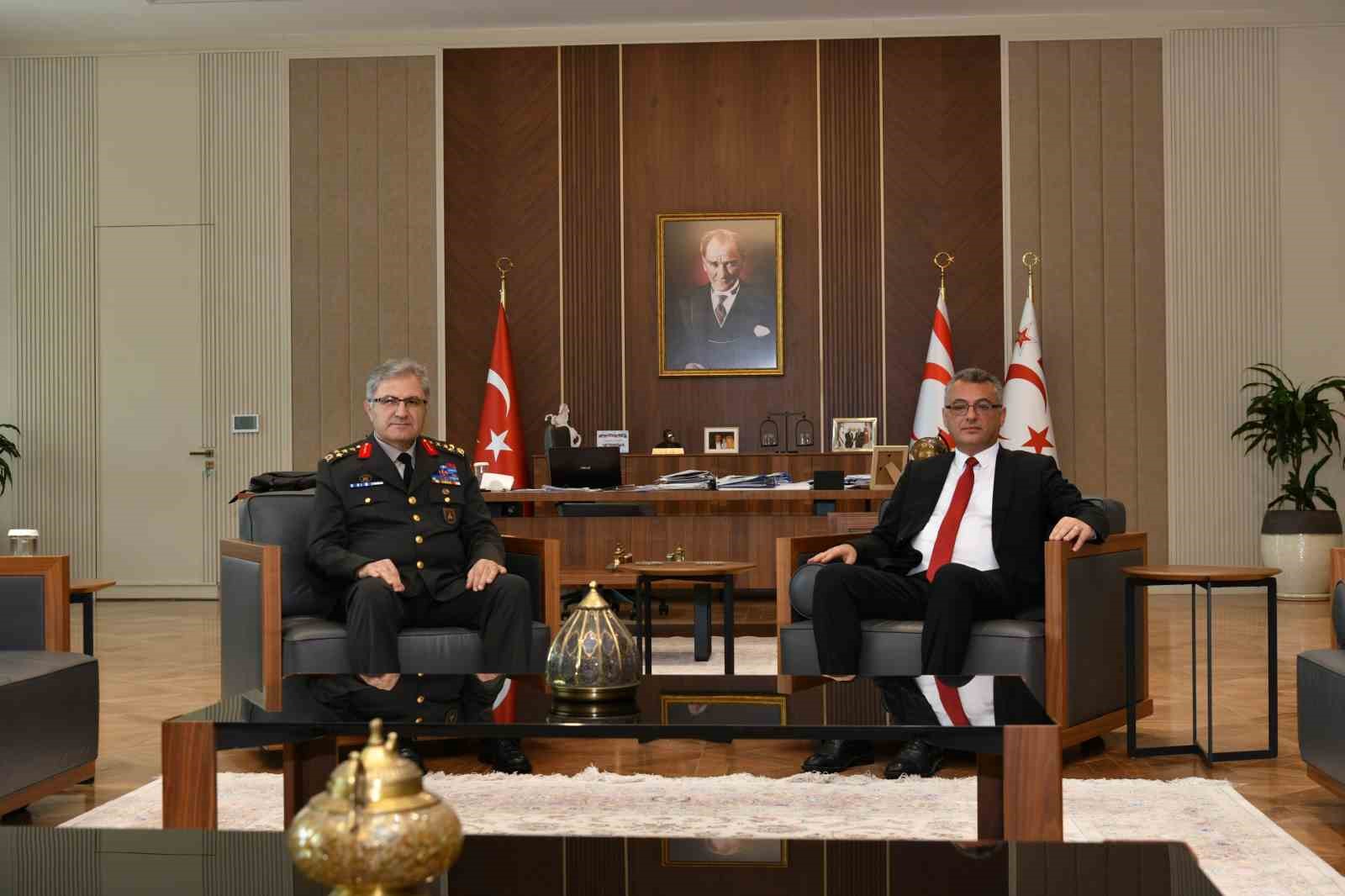 kara kuvvetleri komutani orgeneral tokel mehmetciklerle iftarda bir araya geldi 1 BOrspEWg