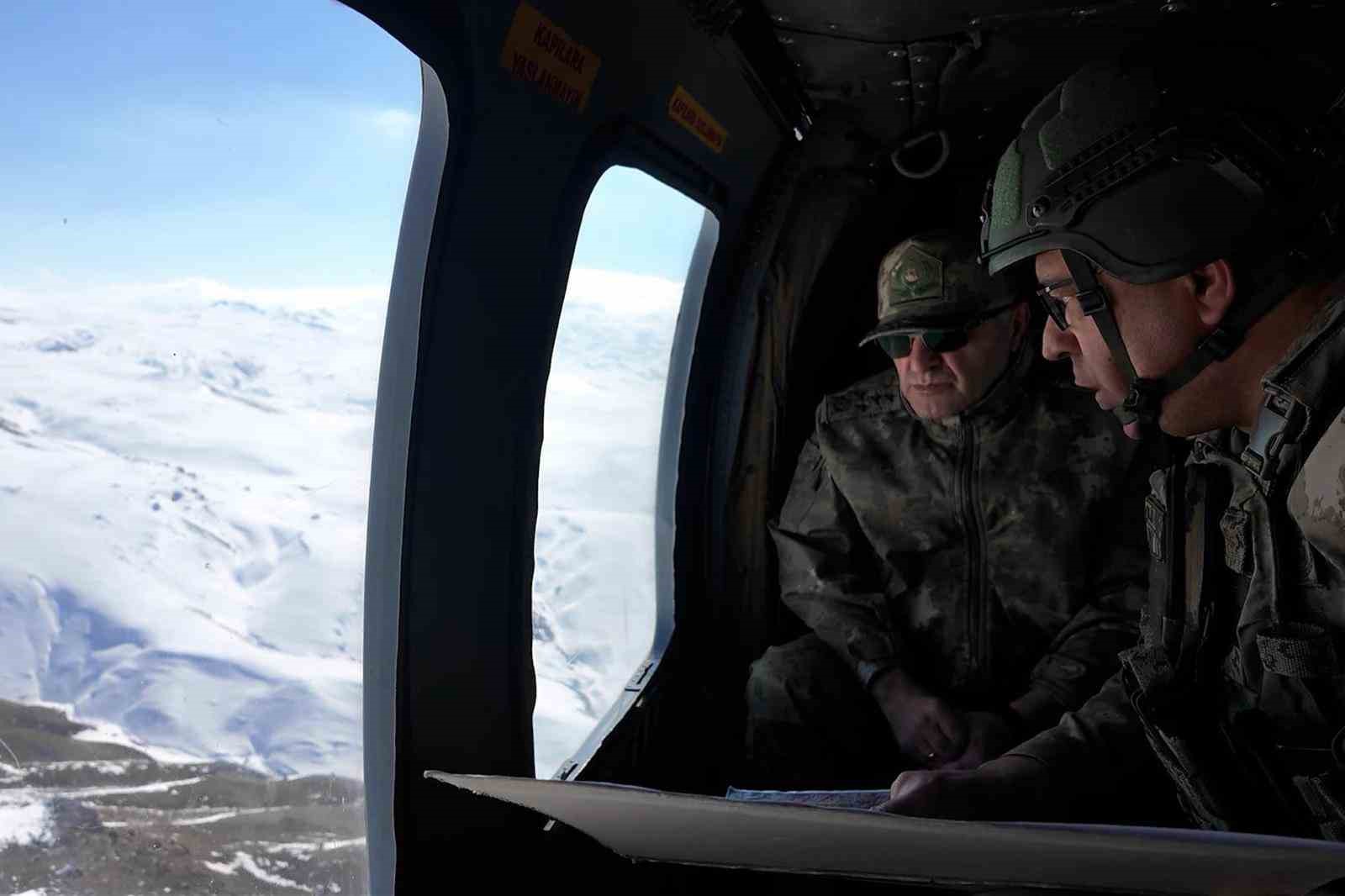 Kara Kuvvetleri Komutanı Orgeneral Tokel, Van’daki sınır karakollarında incelemelerde bulundu 6 kara kuvvetleri komutani orgeneral tokel vandaki sinir karakollarinda incelemelerde bulundu 2 dqKUsc2M