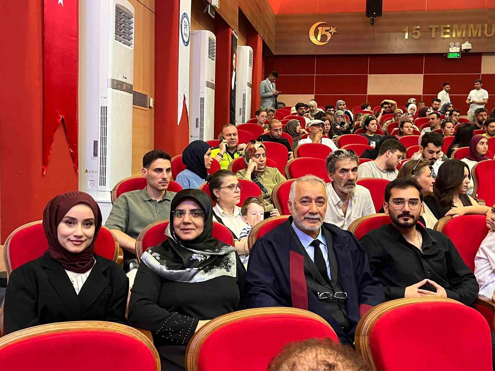 karabuk universitesinde ornek basari hikayesi baba ve kizi ayni gun diploma aldi 0 SaQmvK23