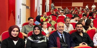 karabuk-universitesinde-ornek-basari-hikayesi-baba-ve-kizi-ayni-gun-diploma-aldi-z3WrvZrE.jpg