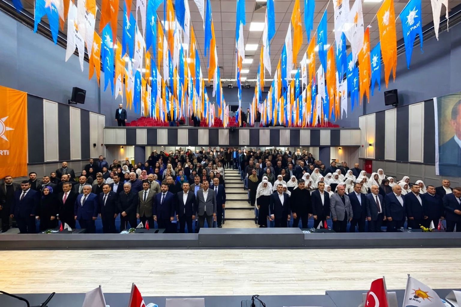 karabuklu kadinlardan baskan gunese yoresel kiyafetli destek 3 qe6l4TCI