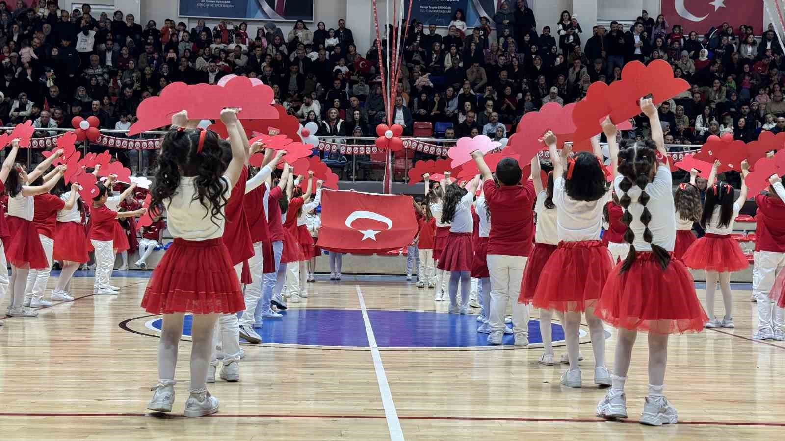 karabukte 23 nisan coskusu spor salonuna sigmadi 6 KcyrXfwu