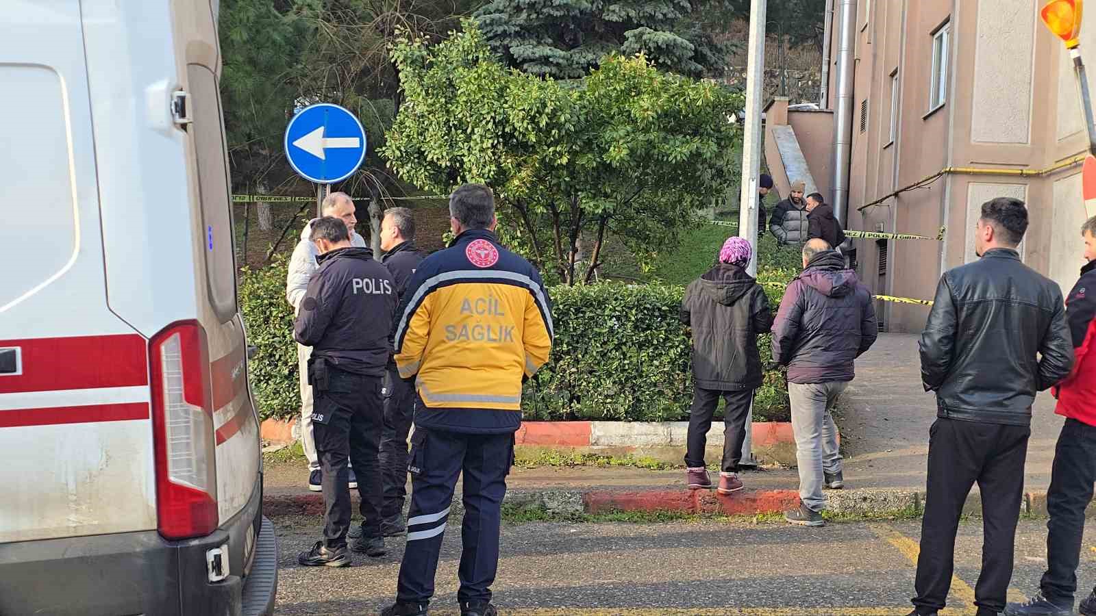 karabukte 5 kattan dusen yasli kadin yasamini yitirdi 4 ATNqJt5E