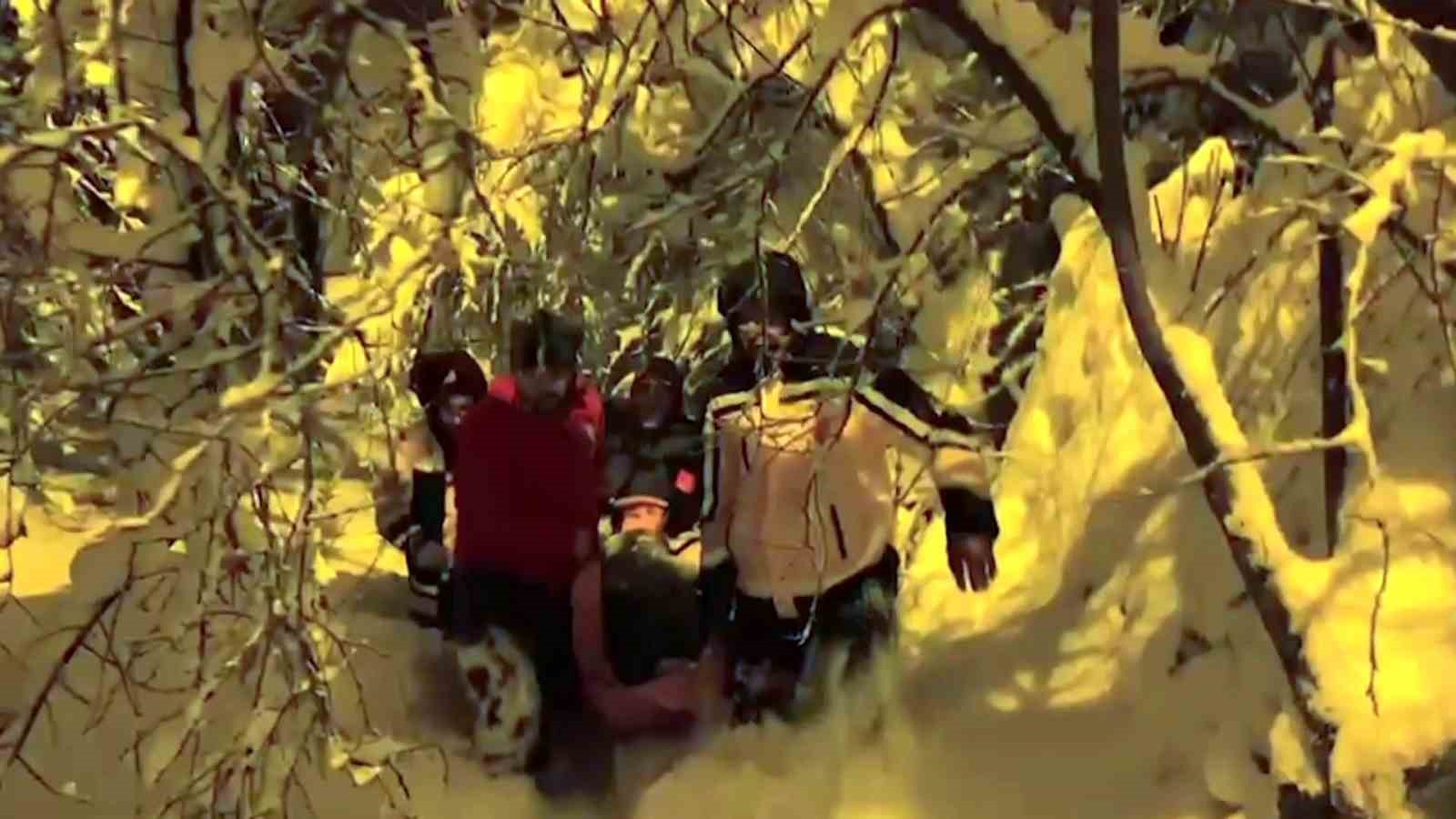 karabukte 80 santimetre kari asip yasli kadini tasidilar 1 Z9uQBLUa