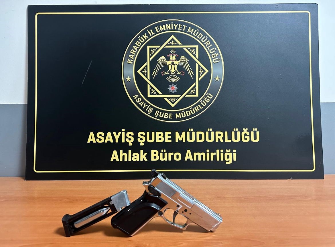 karabukte asayis uygulamalarinda aranan 20 kisi yakalandi 0 OjaPz7a3