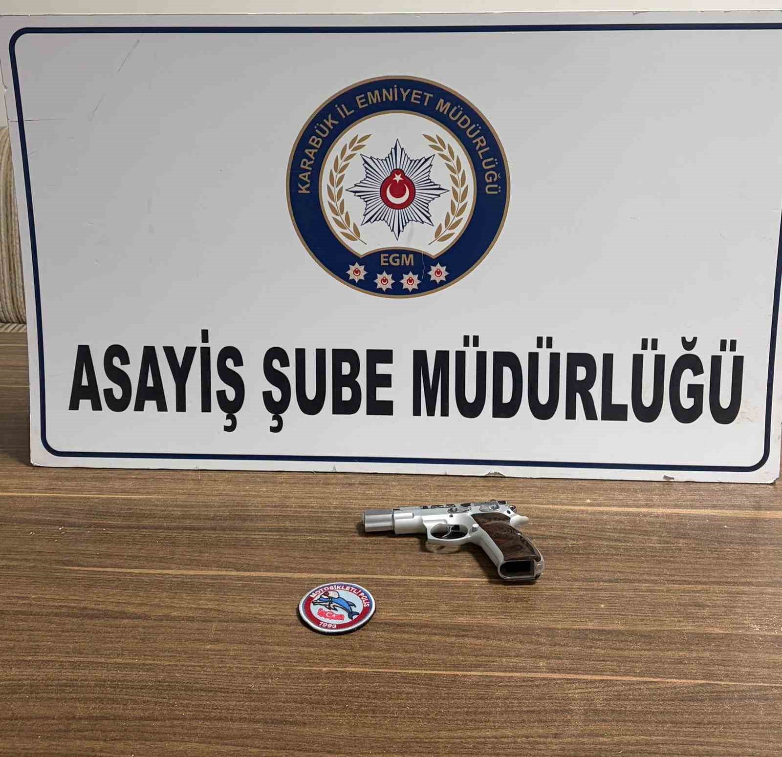 karabukte asayis uygulamalarinda aranan 20 kisi yakalandi 1 USSGJQYv