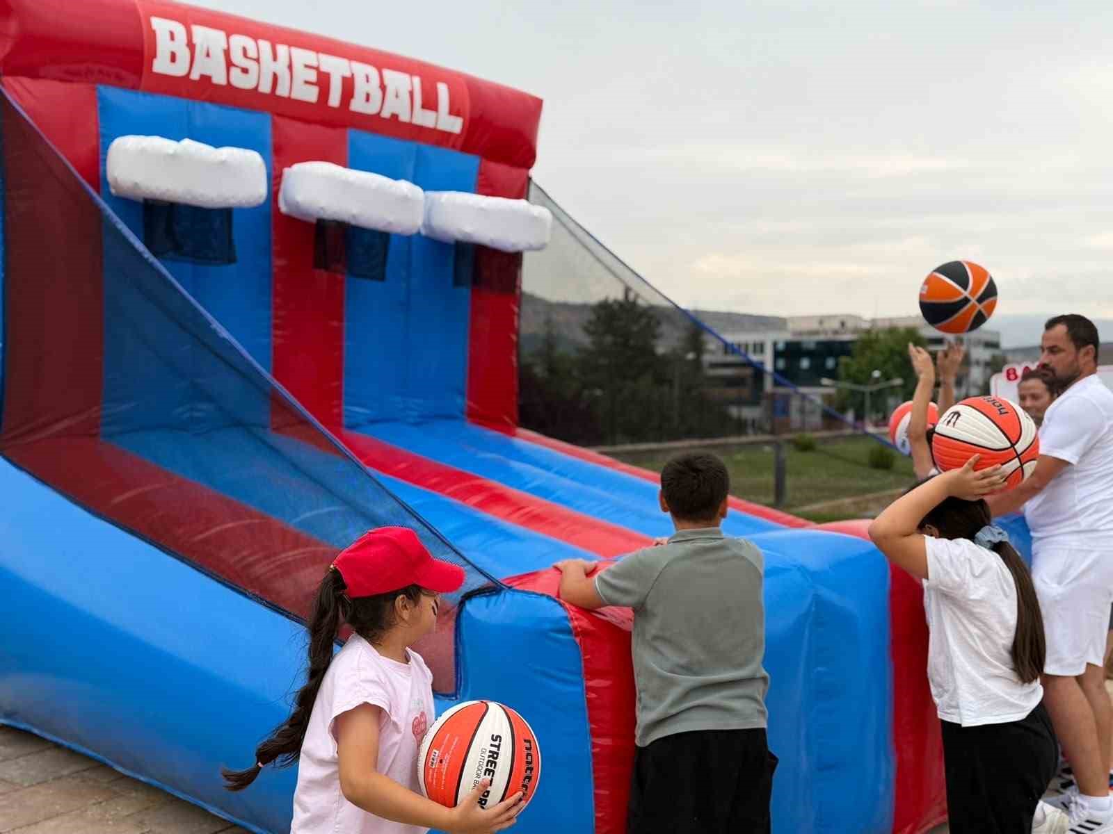 karabukte cocuklar karne festivalinde doyasiya eglendi 2 ZjnAnZRj