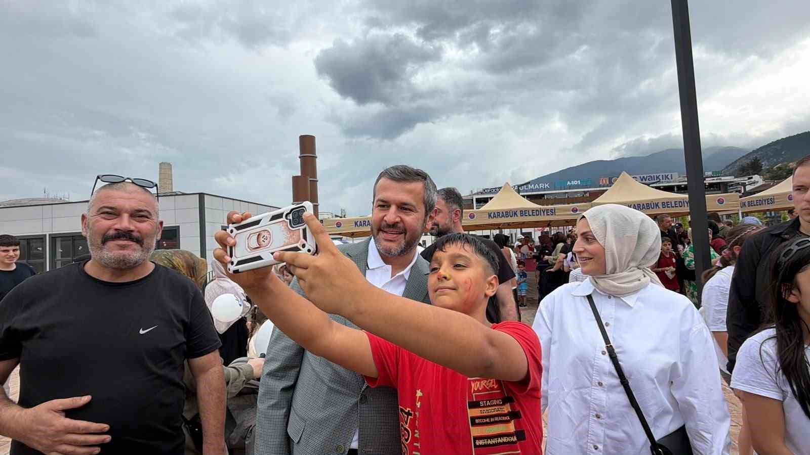 karabukte cocuklar karne festivalinde doyasiya eglendi 4 s6D5ayDO