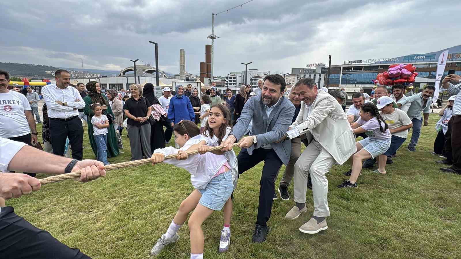 karabukte cocuklar karne festivalinde doyasiya eglendi 6 Ued8mpCp