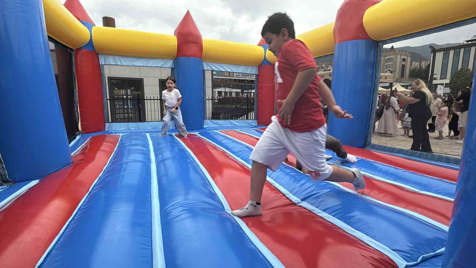 karabukte cocuklar karne festivalinde doyasiya eglendi 8 HKPw3et5