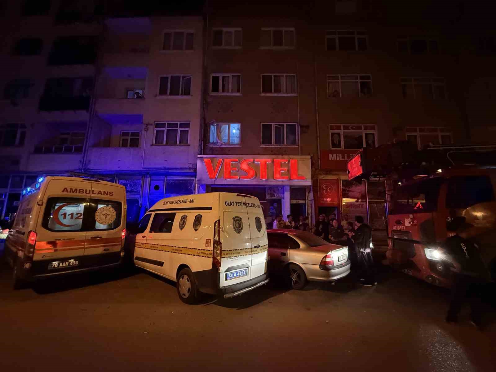 karabukte dehset esinin bogazini keserek oldurdu 3 819sDVUT