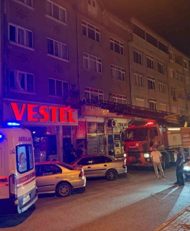 karabukte-dehset-esinin-bogazini-keserek-oldurdu-PjD4A1zQ.jpg