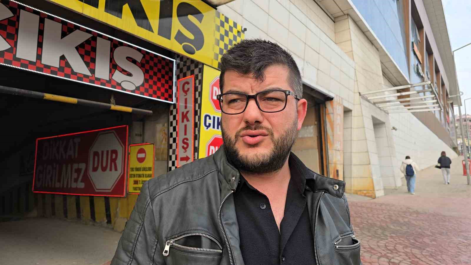 karabukte el freni cekilmeyen kamyonet geri geri kaydi otopark gorevlisi faciayi onledi 3 k6fkakeG