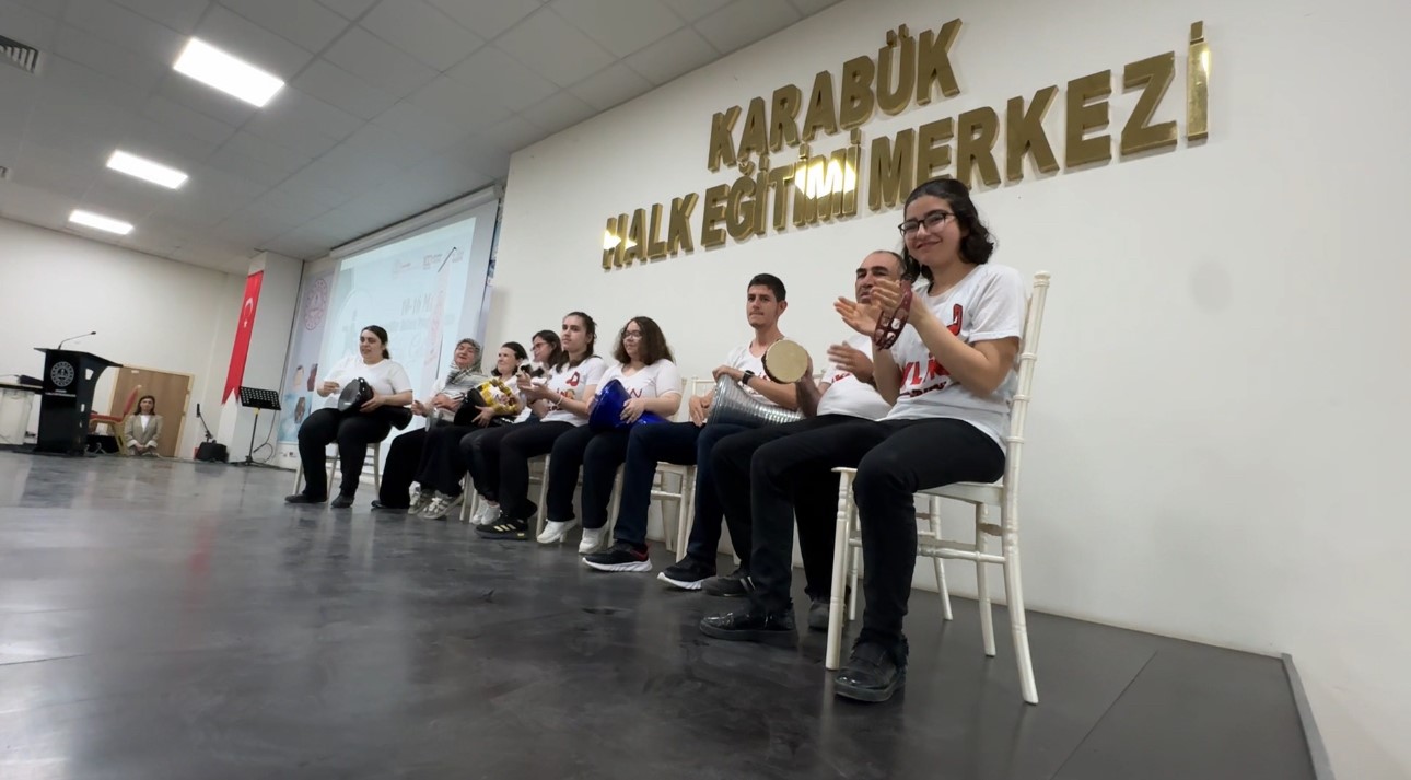 karabukte engelsiz yetenekler sahne aldi 10 C4TDwrYt