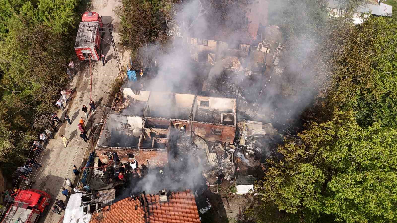 Karabük’te evde çıkan yangında 2 yaşındaki çocuk hayatını kaybetti 12 karabukte evde cikan yanginda 2 yasindaki cocuk hayatini kaybetti 8 LQzbQbhr