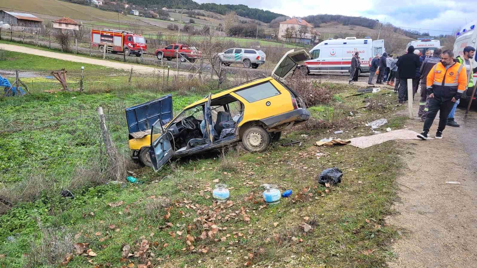 karabukte hafif ticari arac otomobille carpisti 6 yarali 0 gqWZcuQe