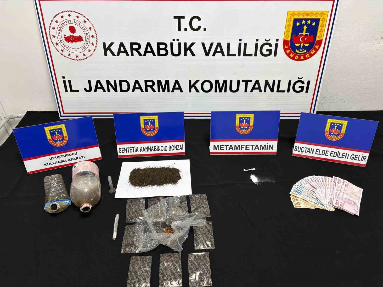 karabukte jandarmadan kacak kazi ve uyusturucu operasyonu 1 SMCPE2jF