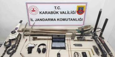 karabukte-jandarmadan-kacak-kazi-ve-uyusturucu-operasyonu-mGRLSaHa.jpg