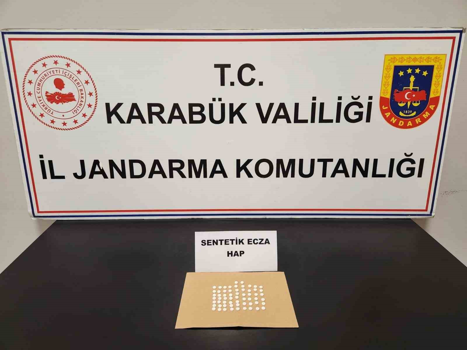 karabukte jandarmadan uyusturucu operasyonu 3 gozalti 0 g7PH5mpX