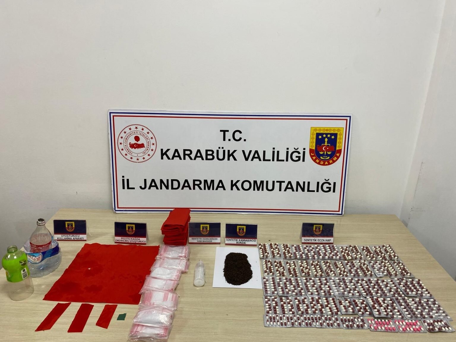 karabukte jandarmadan uyusturucu operasyonu 6 supheli gozaltinda 0 5SQK9pX3