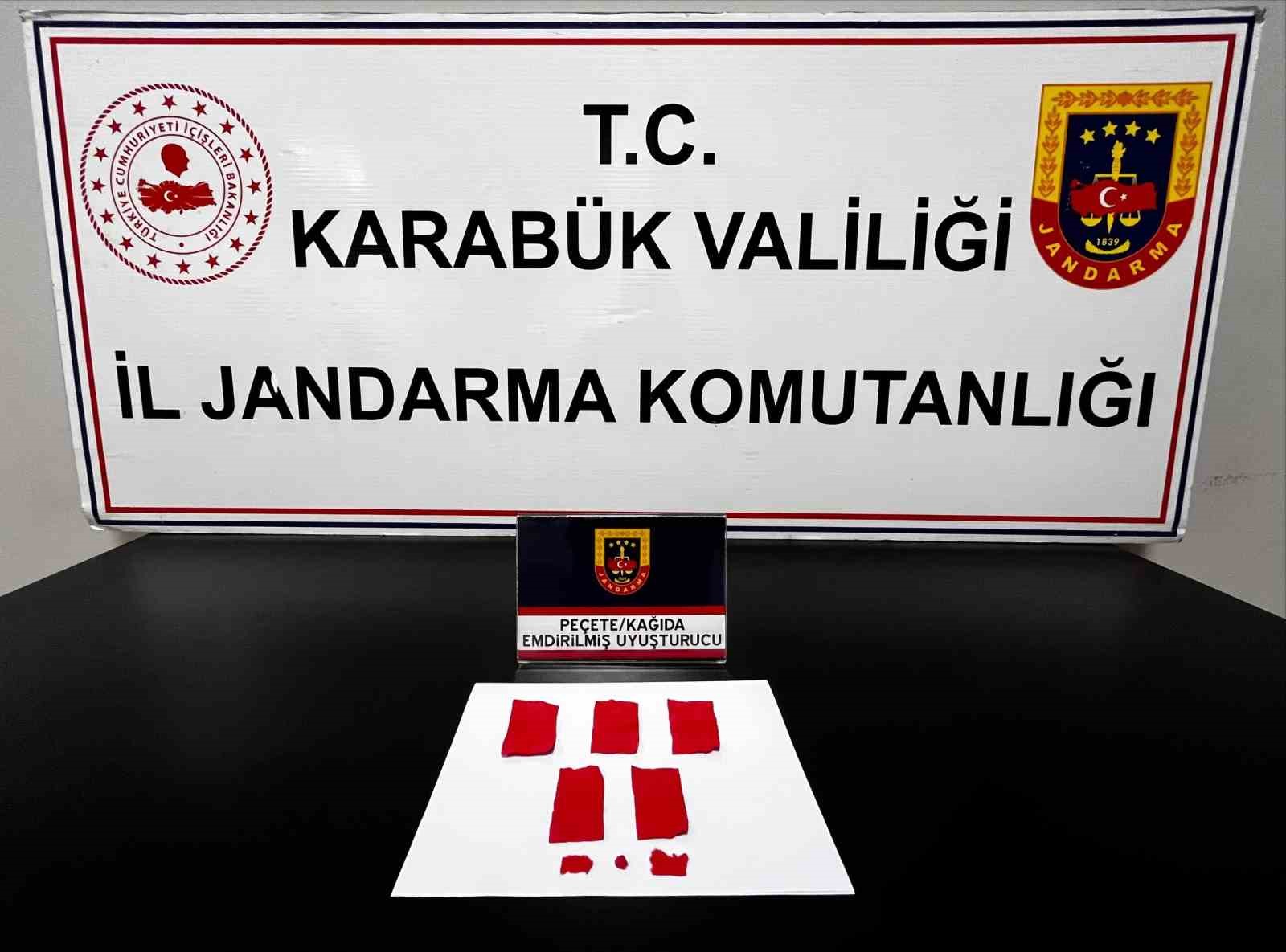 karabukte jandarmadan uyusturucu operasyonu 6 supheli gozaltinda 2 mUD6WY1P