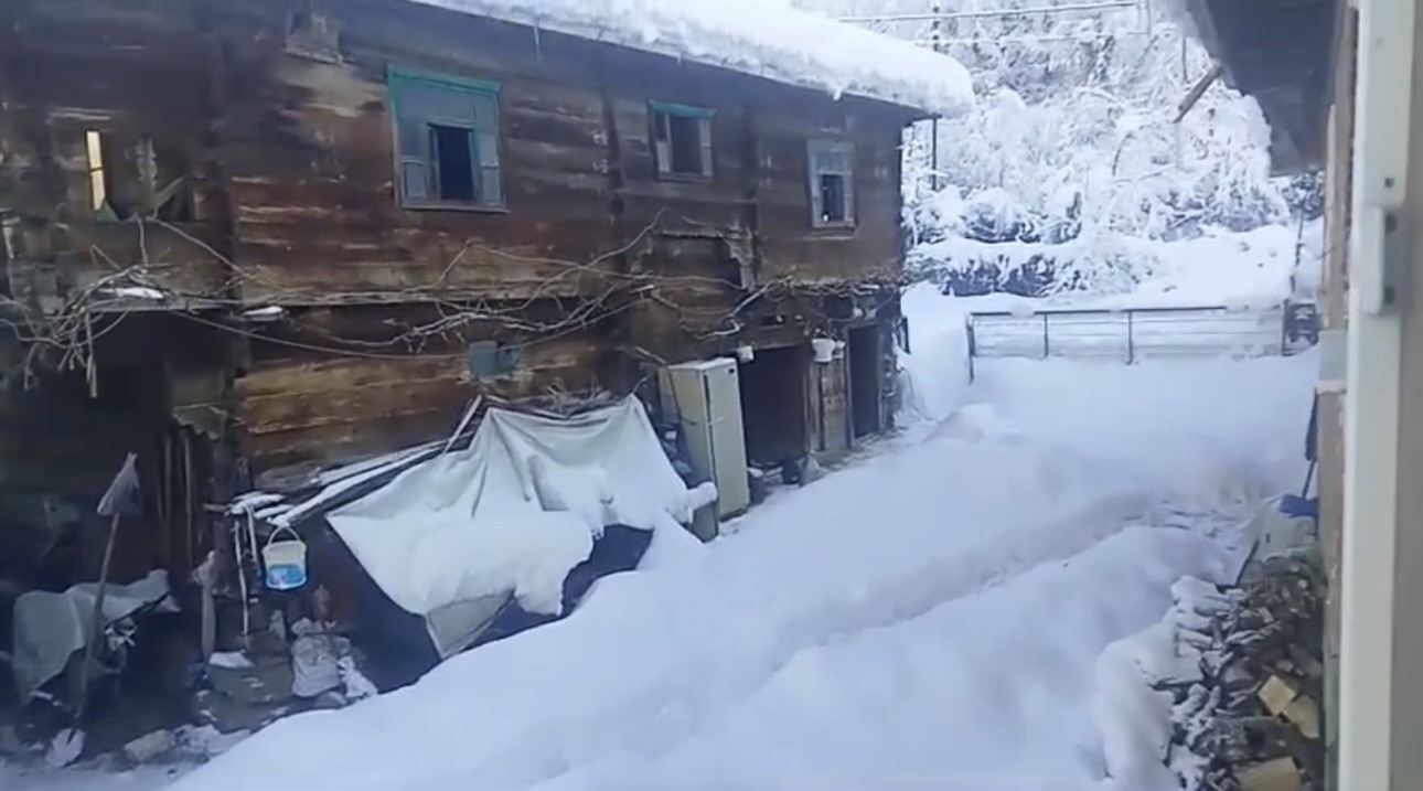 karabukte koylerde kar kalinligi 15 metreyi asti 1 3qI2f77T