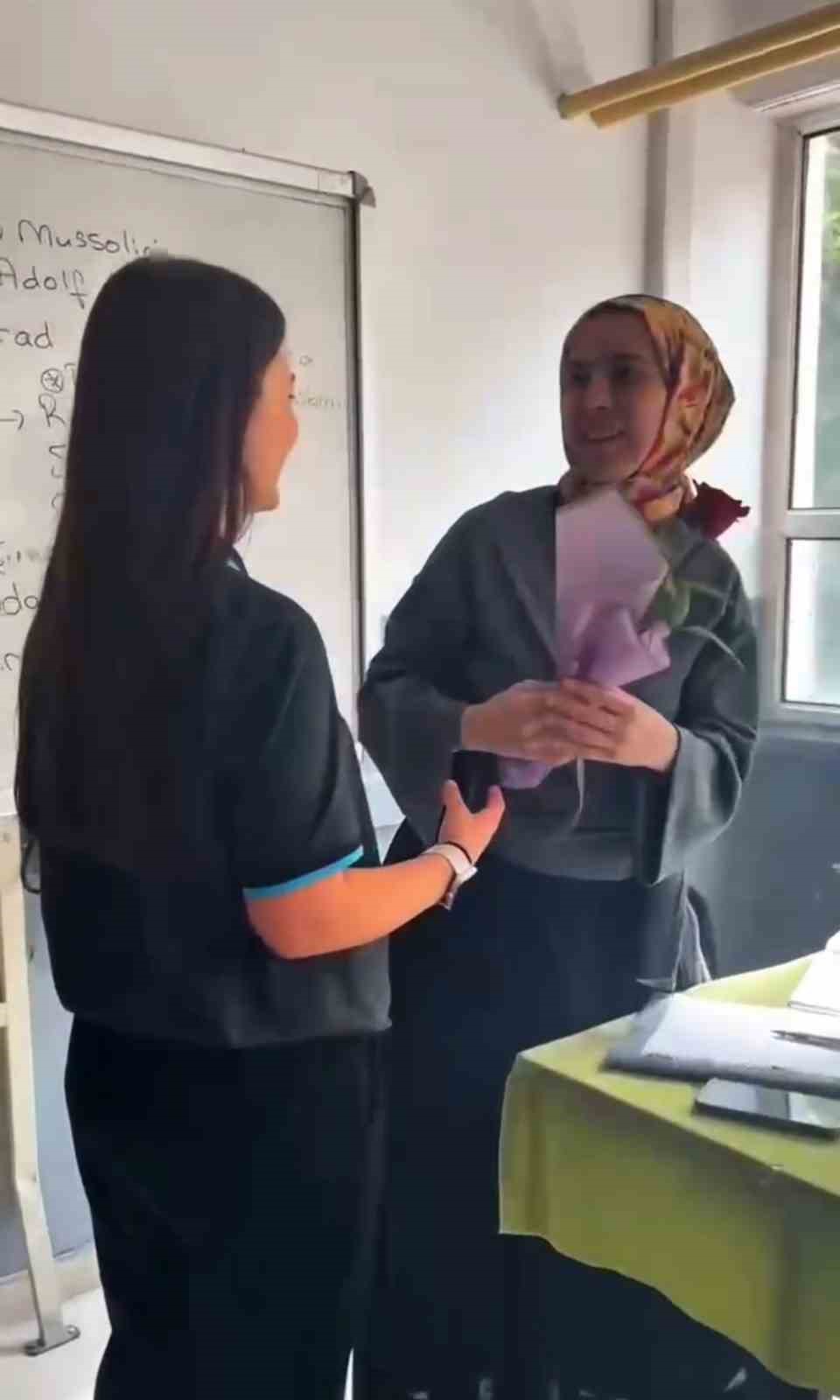 Karabük’te öğrencilerden öğretmenlerine anlamlı sürpriz 5 karabukte ogrencilerden ogretmenlerine anlamli surpriz 1