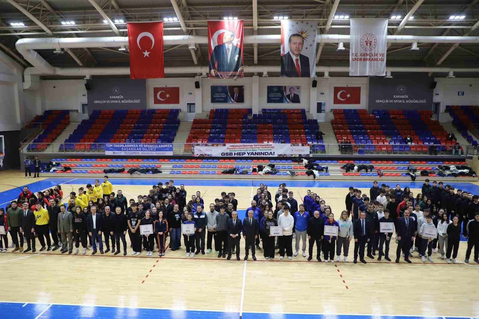 karabukte okul sporlari gencler basketbol grup musabakalari basladi 1 kcNI8gey