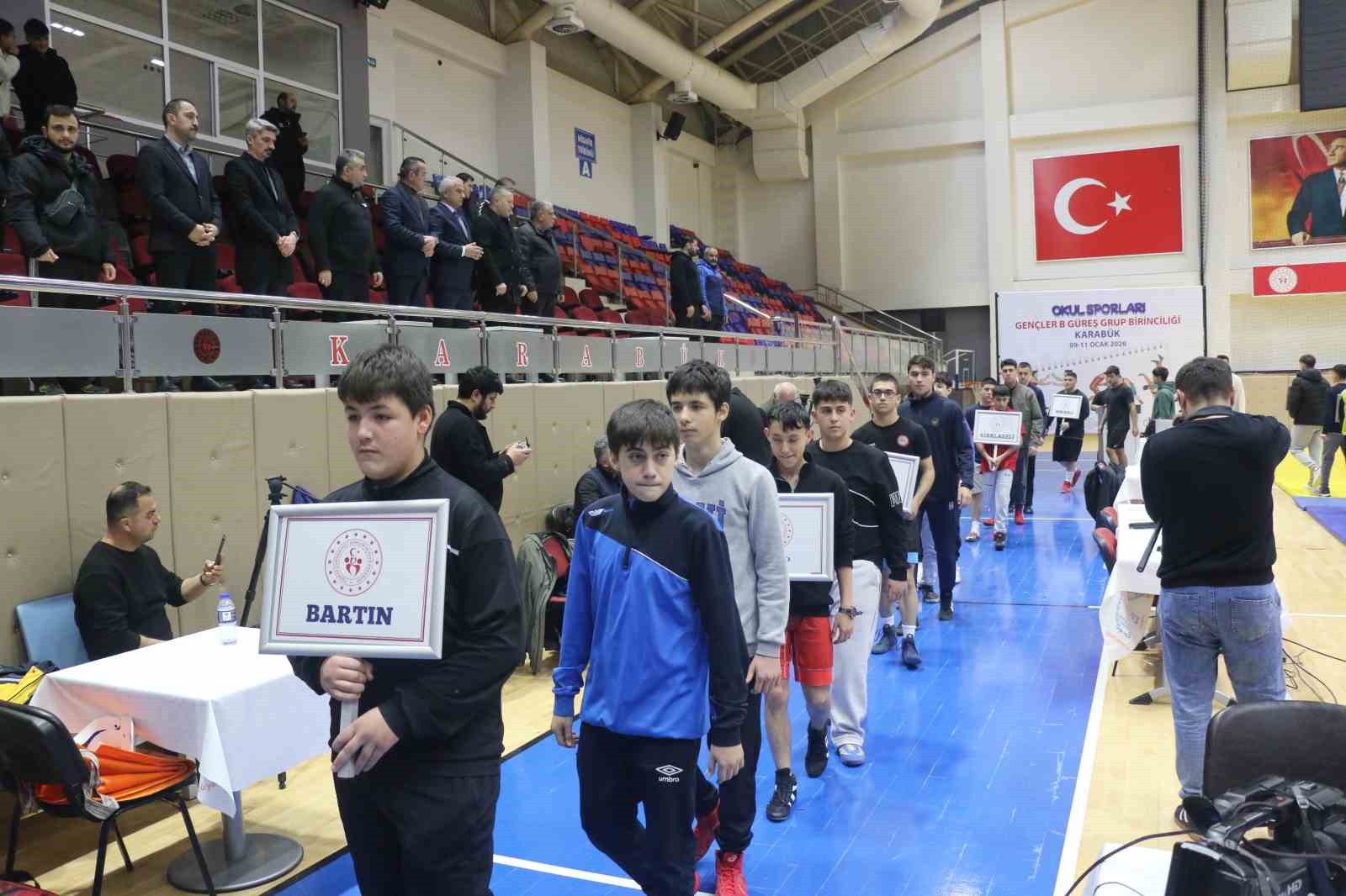 karabukte okul sporlari gures grup musabakalari basladi 3