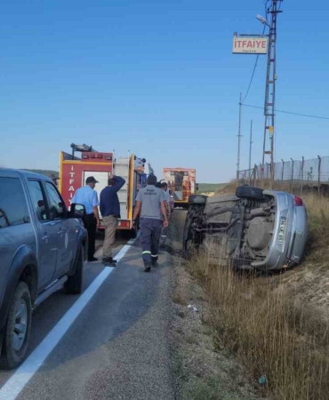 karabukte-otomobil-devrildi-2-kisi-yaralandi-FbIz9Tuq.jpg