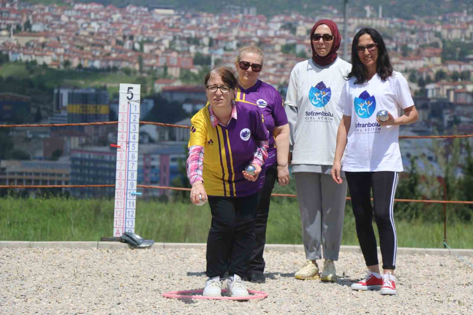 karabukte ozel cocuk anneleri bocce etkinliginde bulustu 3