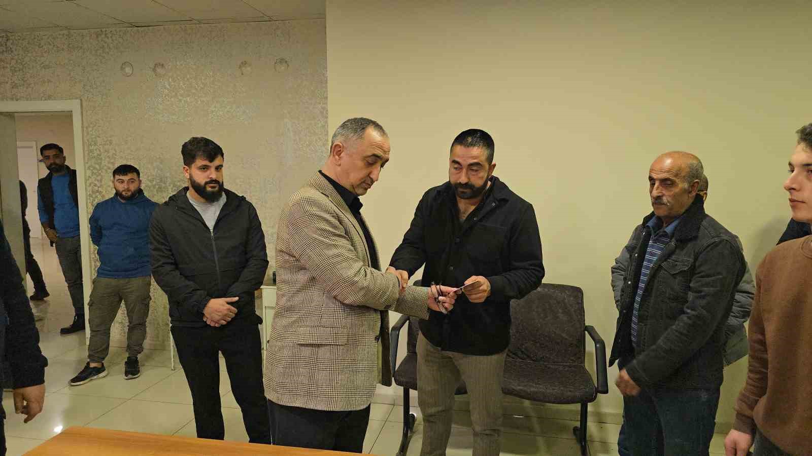 karabukte ramazan gelenegi suruyor 55 davulcu vatandaslari sahura kaldiracak 2 Gl182u2a